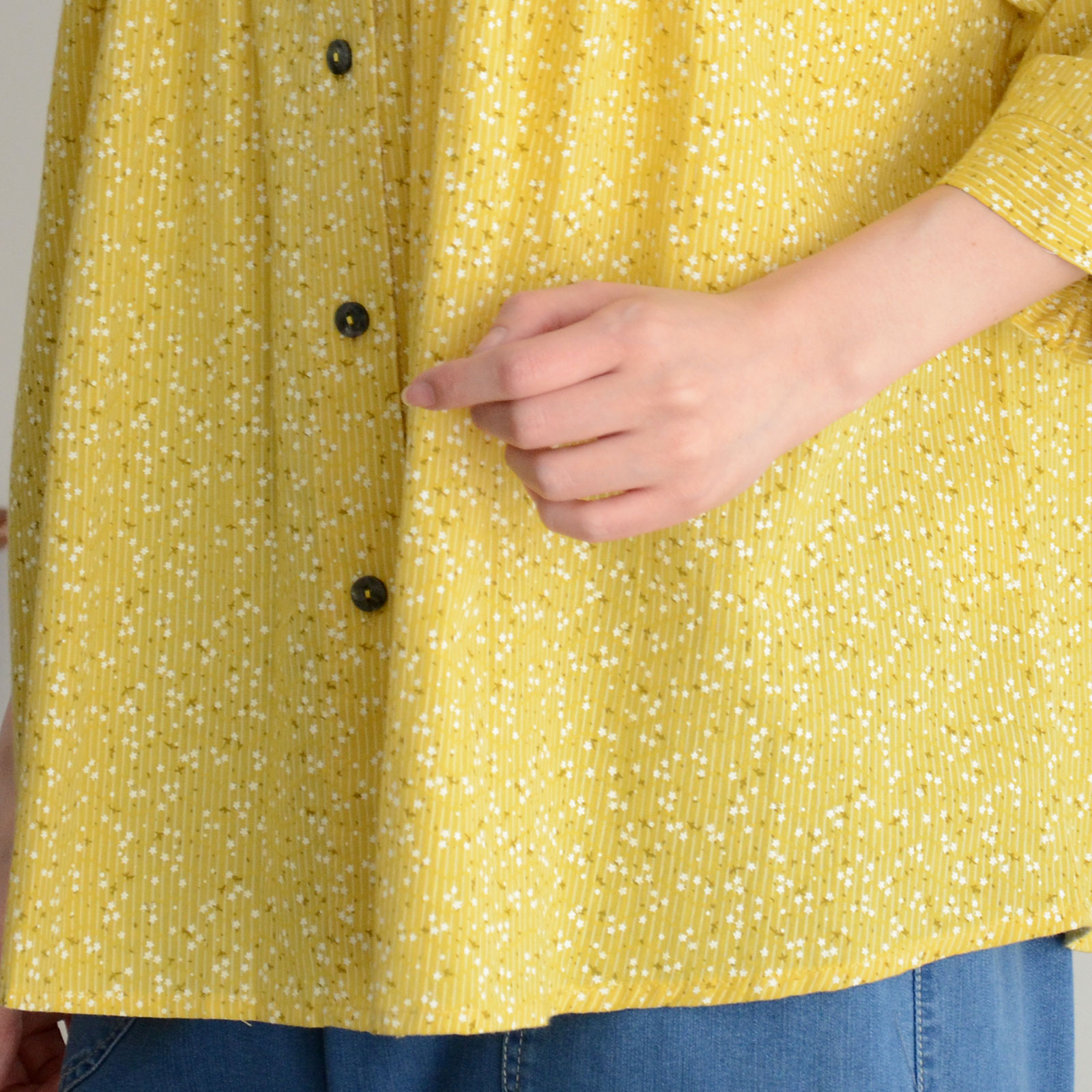 22年5月新作 小花柄ピンタックスタンド衿7分袖ブラウス Mc Smasell スマセル 公式通販 サスティナブルアウトレットモール スマセル